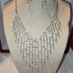 Elegant Silver Necklace and Earring Set